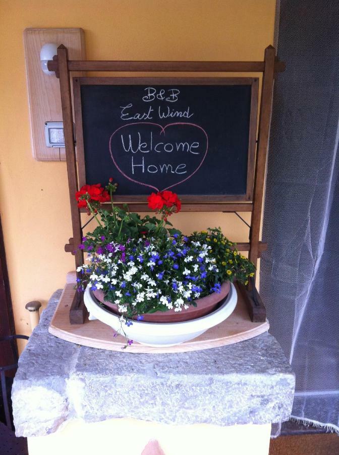 East Wind Bed & Breakfast Medea Eksteriør bilde